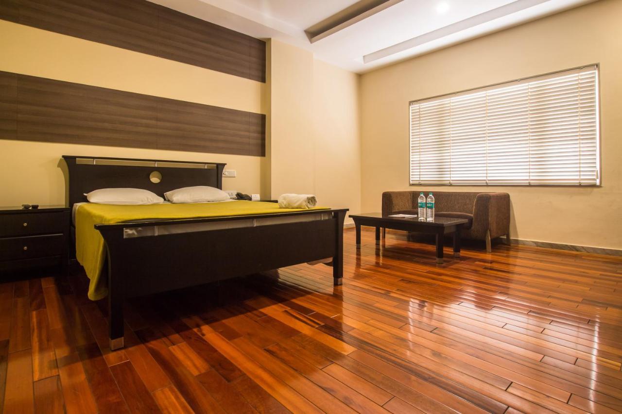 Siesta Star T. Nagar Hotell Chennai Exteriör bild